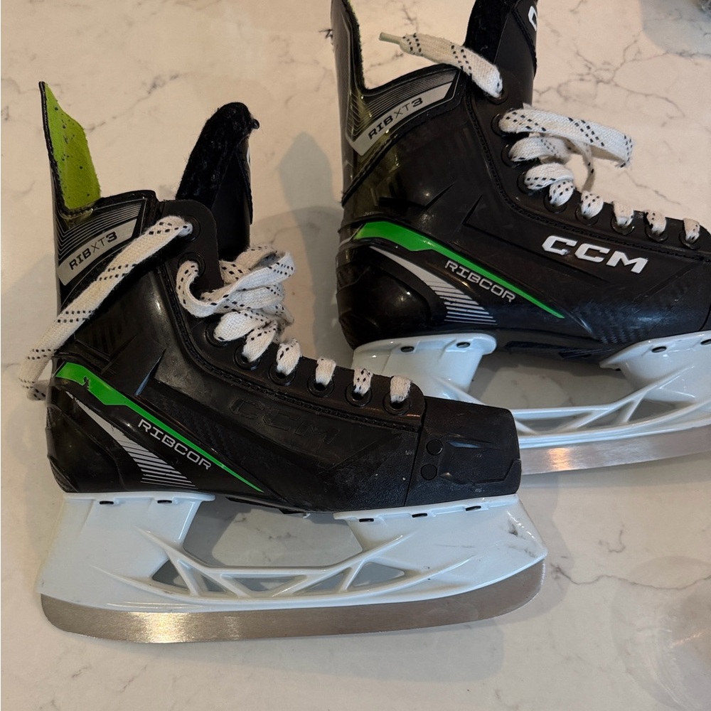 CCM Ribcor Skates Big Kid - Picture 8 of 8